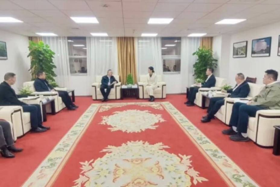 深化战略合作,共赢发展未来!湘潭城发集团与中冶交通集团洽谈碧泉湖·健康港项目